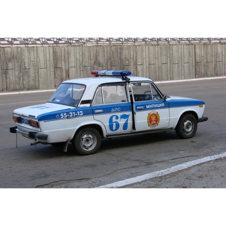 VAZ 2106 Photographic Print Poster: Vintage Cars in Russia police car