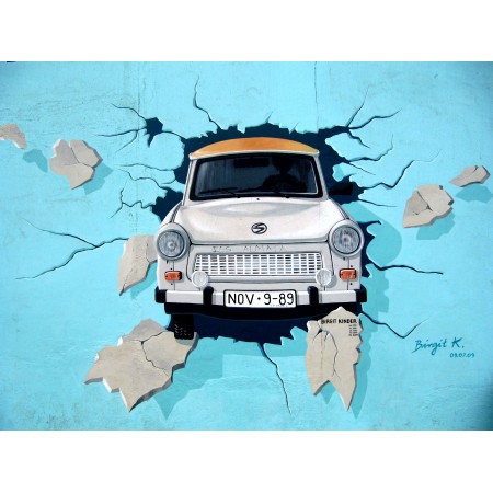 32x24in Poster Graffiti Berlin Wall Wall Trabi Auto Breakthrough