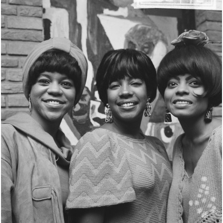 24x24in Poster Hilton hotel, from left to right Florence Ballard, Mary Wilson and Diana Ross
