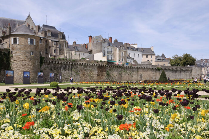 Bretagne les remparts de Vannes Large Poster Most Beautiful Places in France