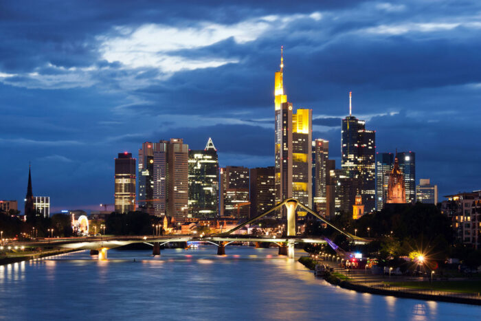 Deutschland Frankfurt MaPhotographic Print Poster Most Beautiful Places in Germany Art Print Stadtansicht von der Deutschherrnbruecke Abend