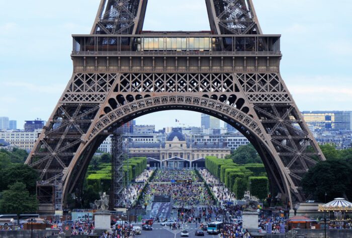 Photographic Print Poster Eiffel tower Arch Tourism Crowd Paris France