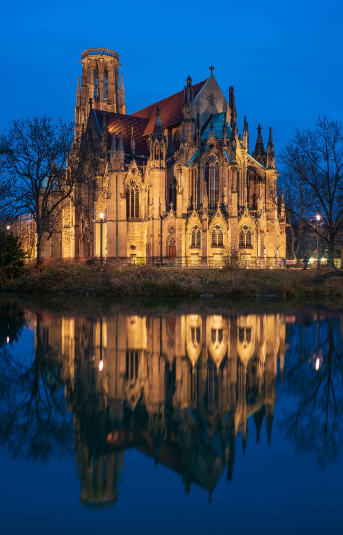 Stuttgart - West - Johanneskirche im Feuersee zur blauen Stunde