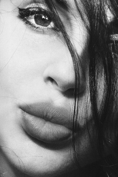 Velvet Gaze – Sensual Close picture