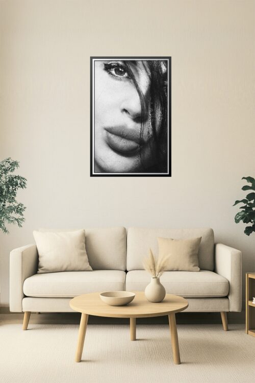 Velvet Gaze – Sensual Close picture