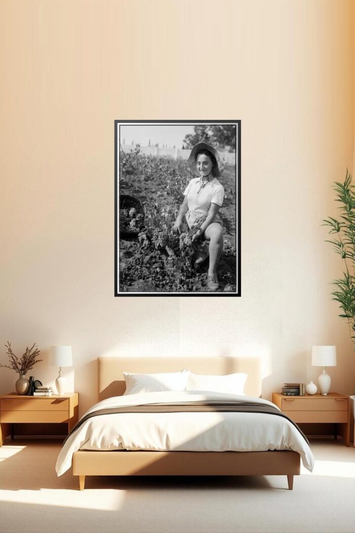 Vintage Grape Picker Poster – Richon-le-Zion, August 1939 | Great Gift picture