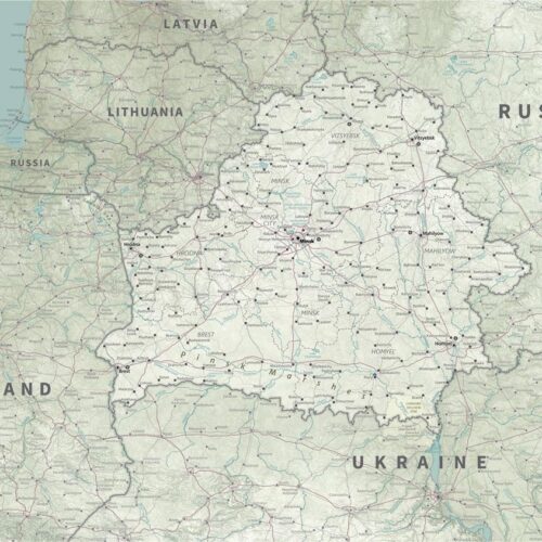 Detailed political map of Belarus showing administrative regions, major cities including Minsk, roads, railways, and surrounding countries Lithuania, Latvia, Russia, Poland, and Ukraine.